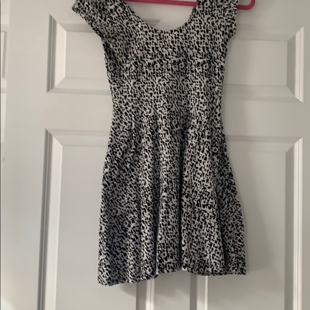 Kimchi Blue round neck adorable dress sz Sm